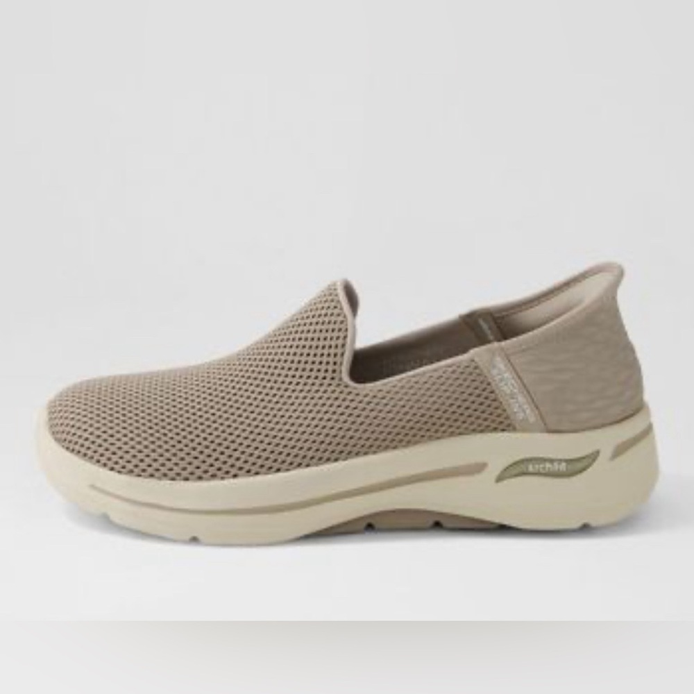 Sketchers Women Go Walk Arch Fit